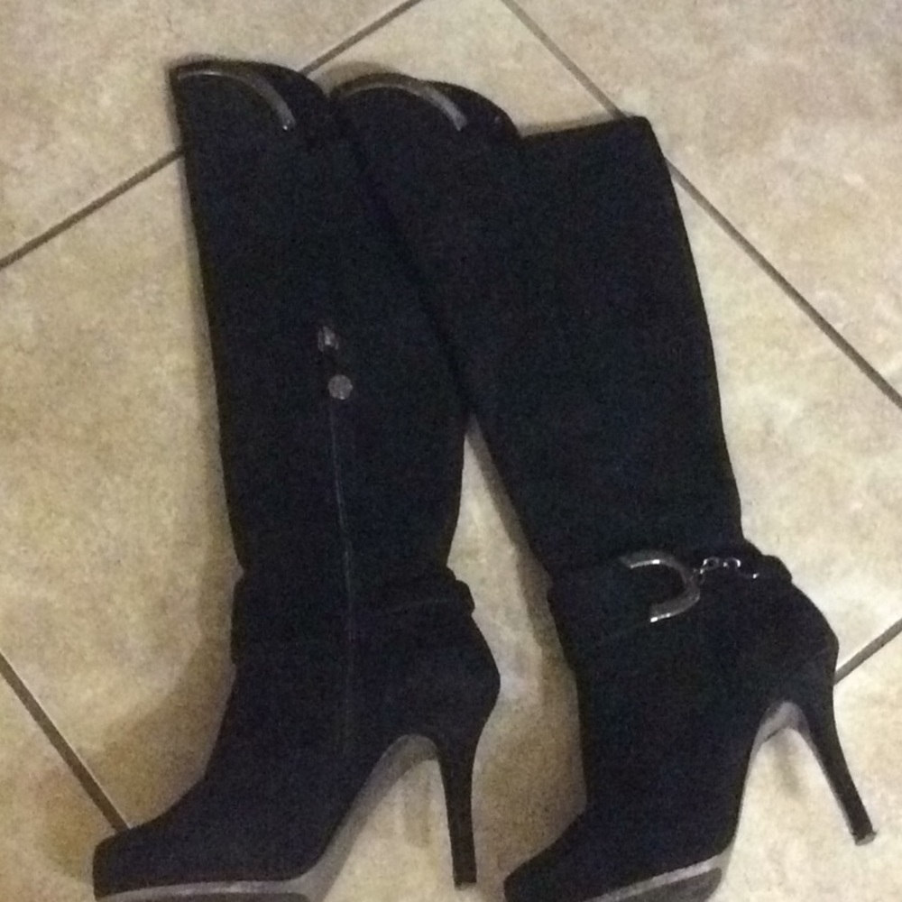 Isola black suede boots